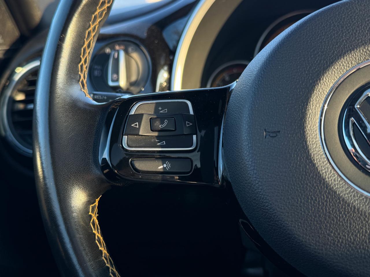 2018 Volkswagen Beetle Dune Photo