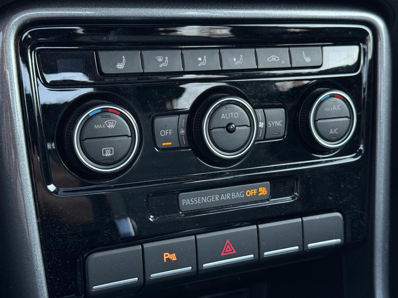 2018 Volkswagen Beetle Dune Photo