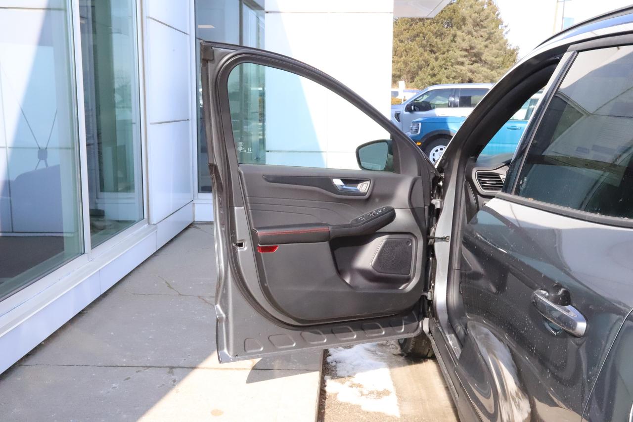 2026 Ford Escape ST-Line AWD Photo