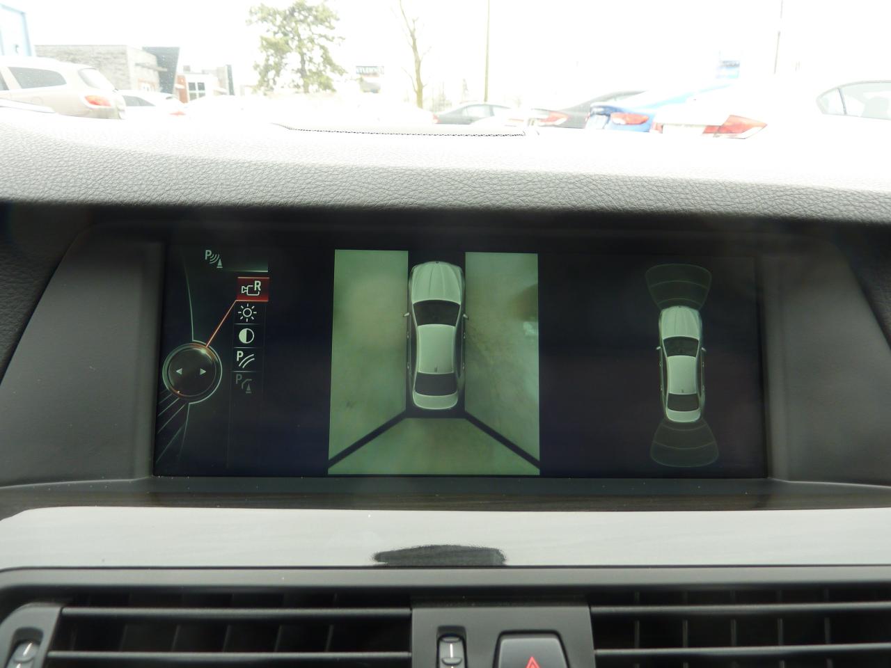 2013 BMW 5 Series 528i xDrive Photo