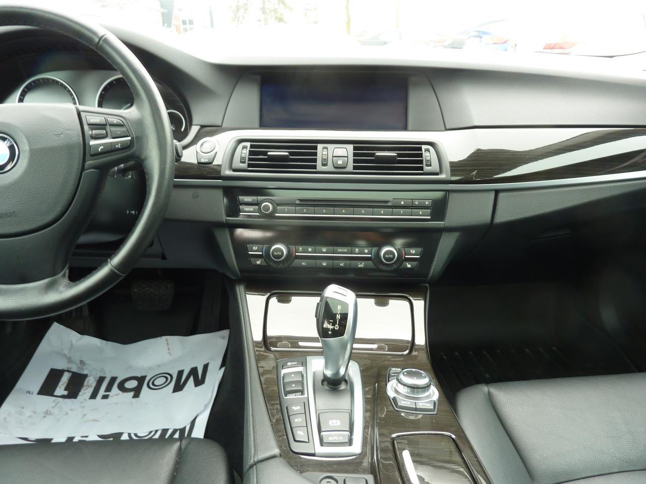 2013 BMW 5 Series 528i xDrive Photo