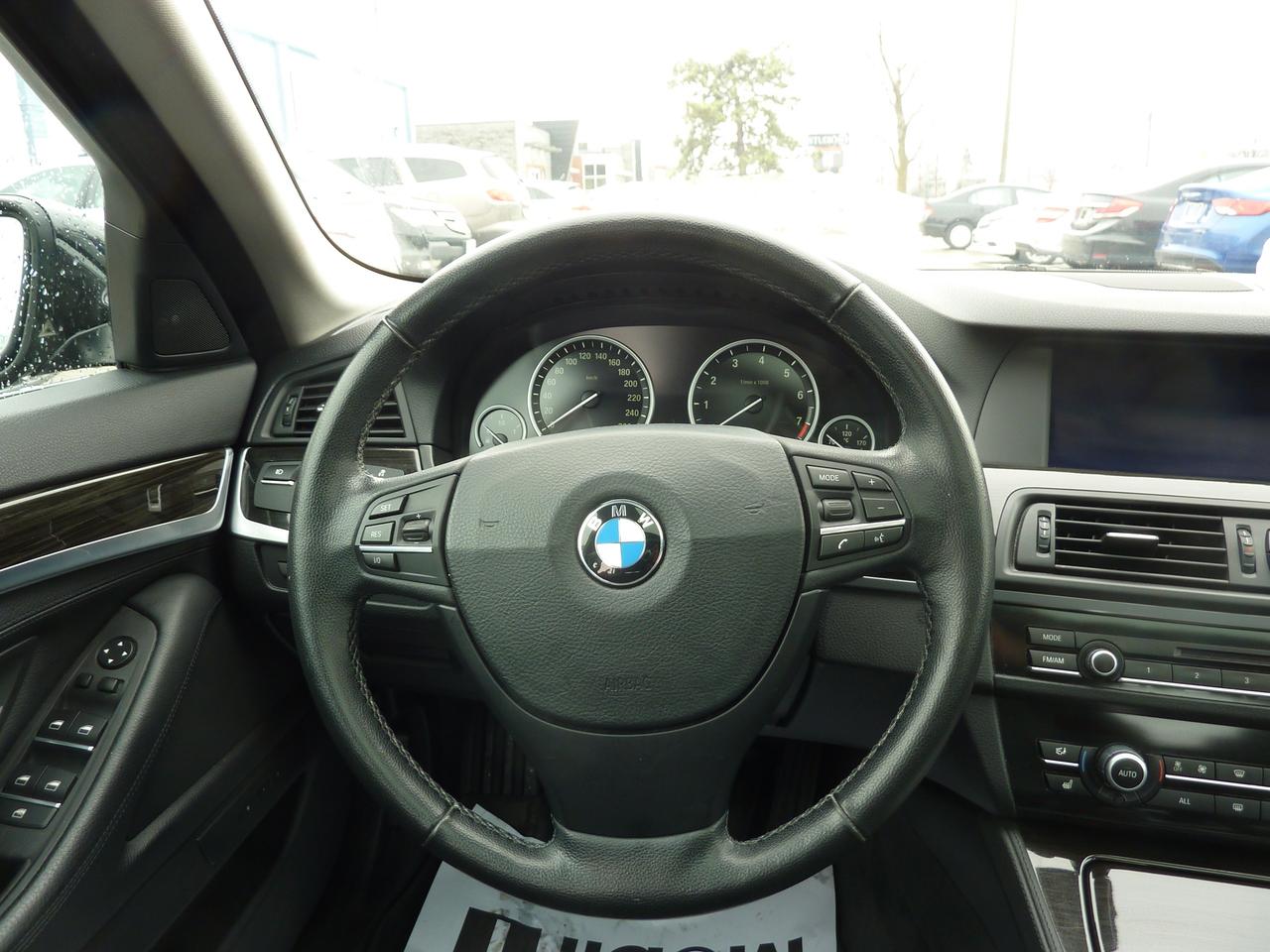 2013 BMW 5 Series 528i xDrive Photo