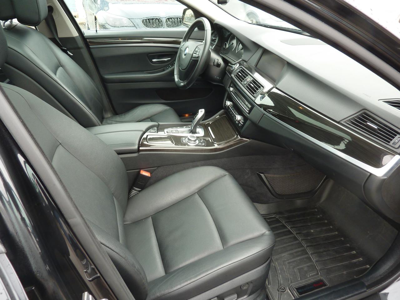 2013 BMW 5 Series 528i xDrive Photo