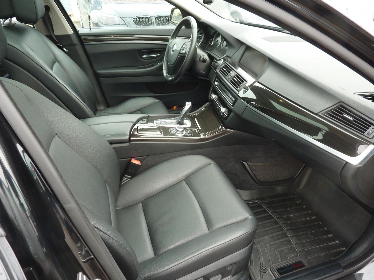 2013 BMW 5 Series 528i xDrive Photo