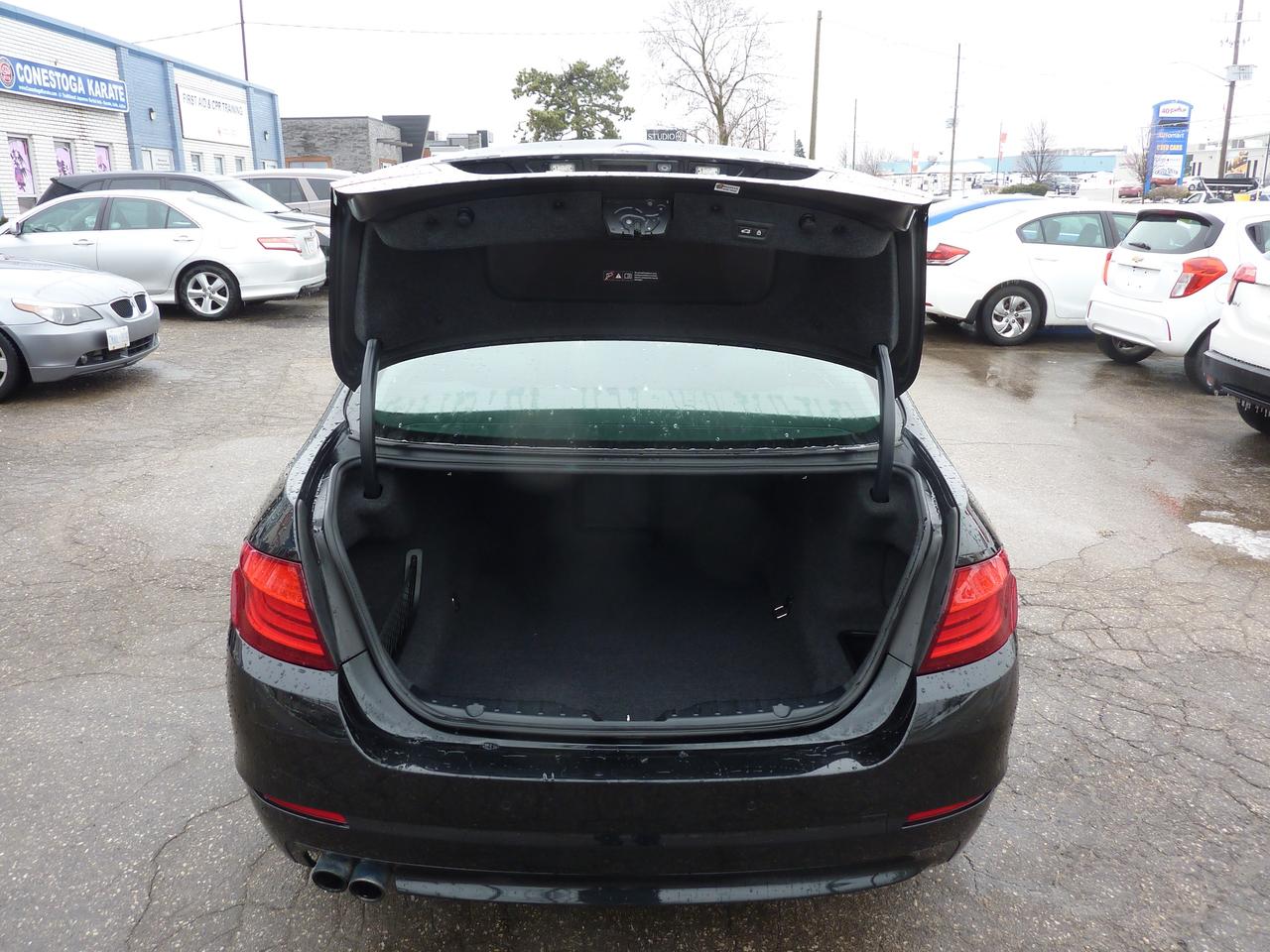 2013 BMW 5 Series 528i xDrive Photo