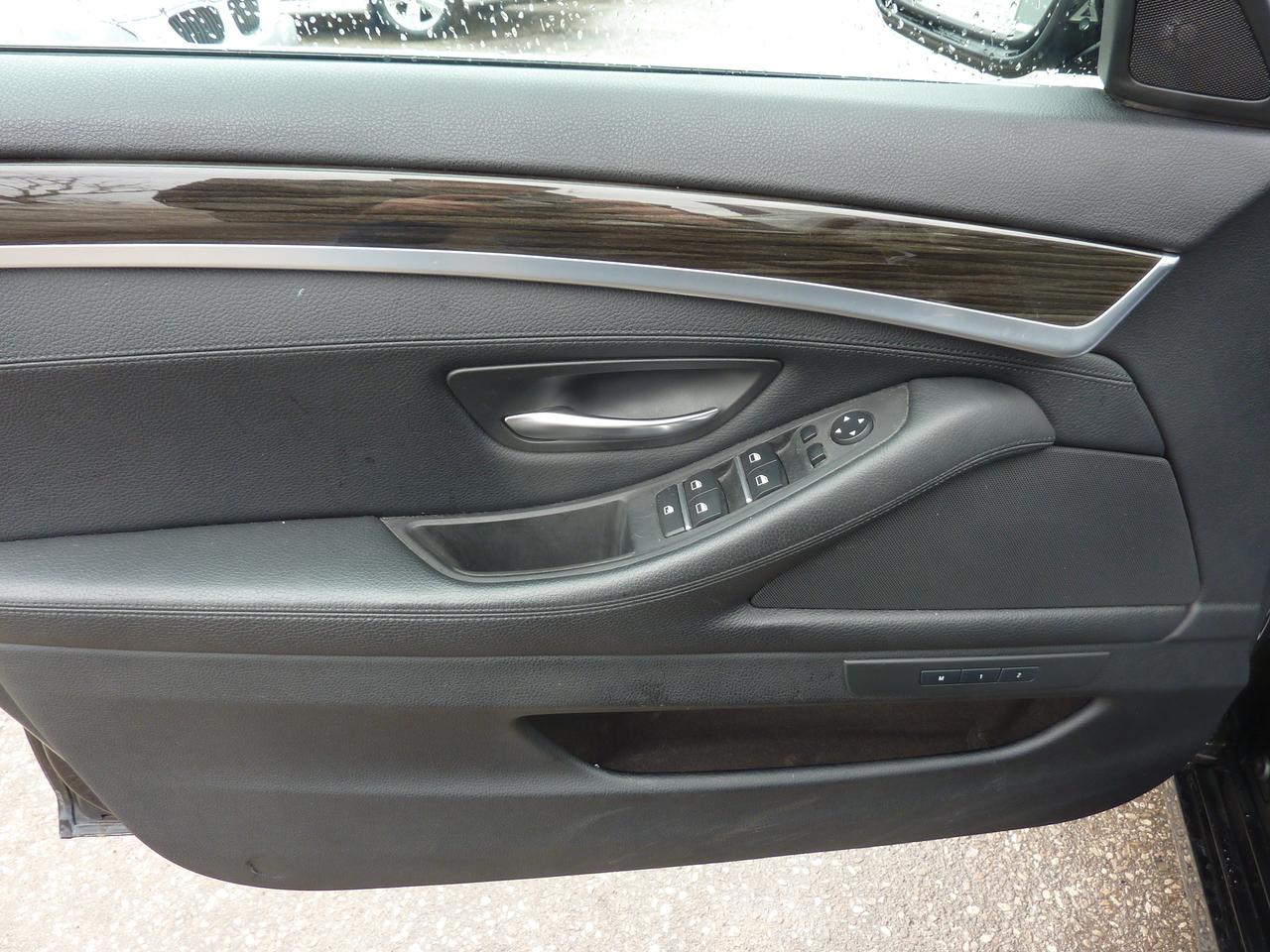 2013 BMW 5 Series 528i xDrive Photo