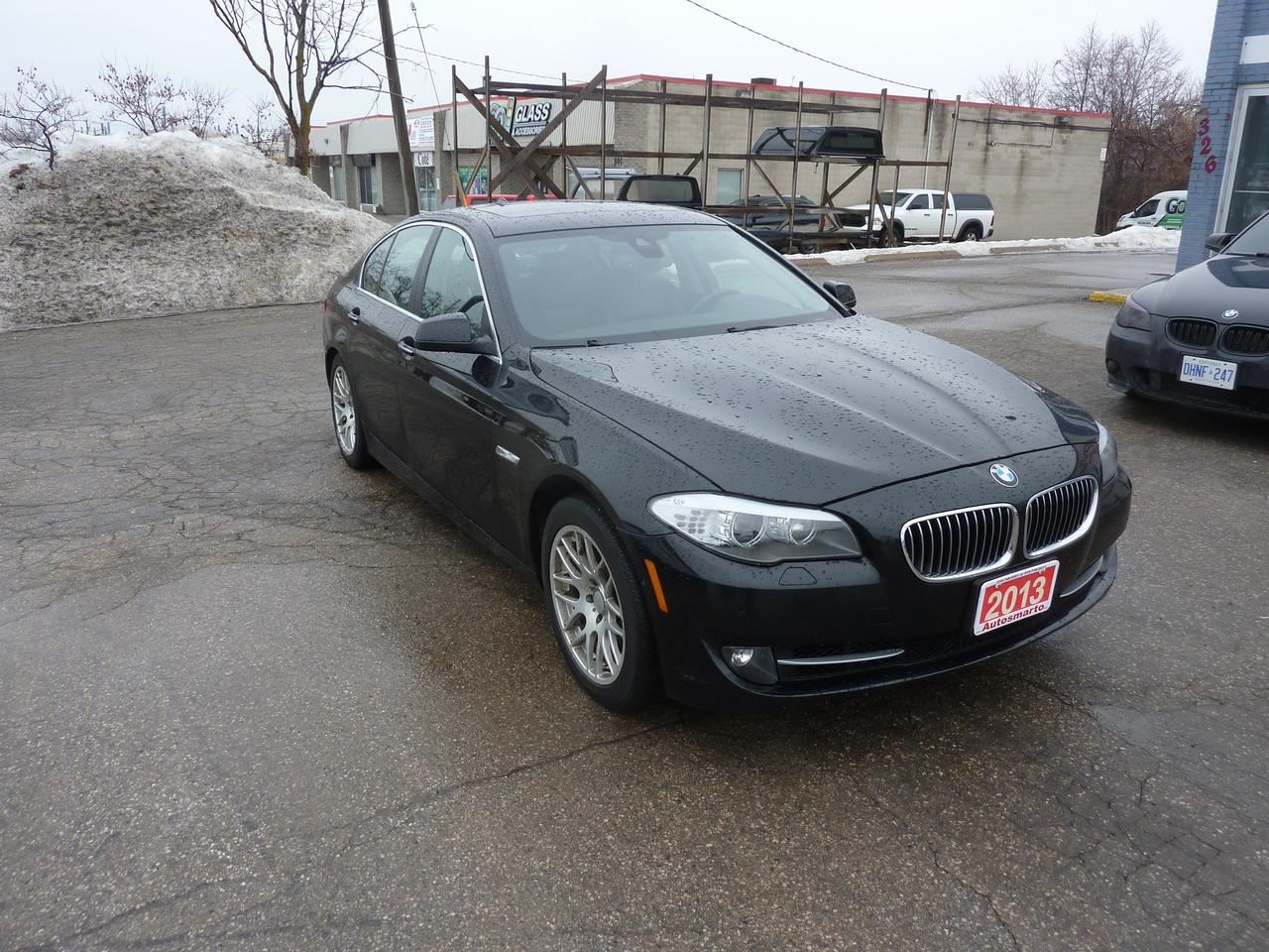 2013 BMW 5 Series 528i xDrive Photo