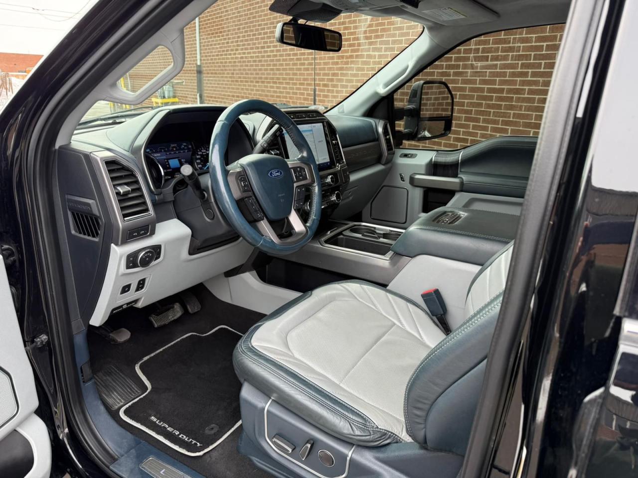 2022 Ford SUPER DUTY F-250 SRW Limited Photo