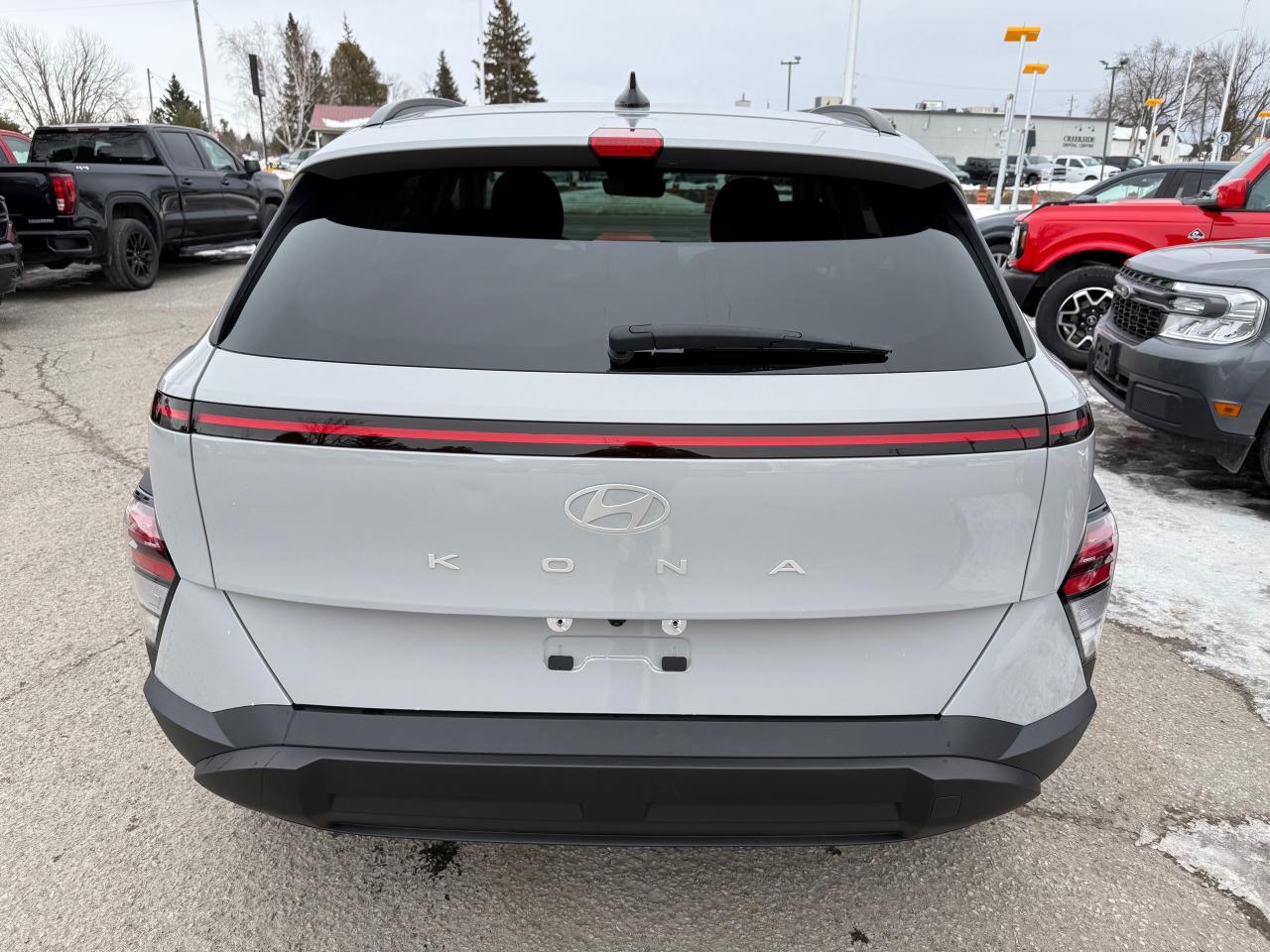 2024 Hyundai KONA 2.0L Preferred AutoStart! Heated Steering and Seats! Photo3