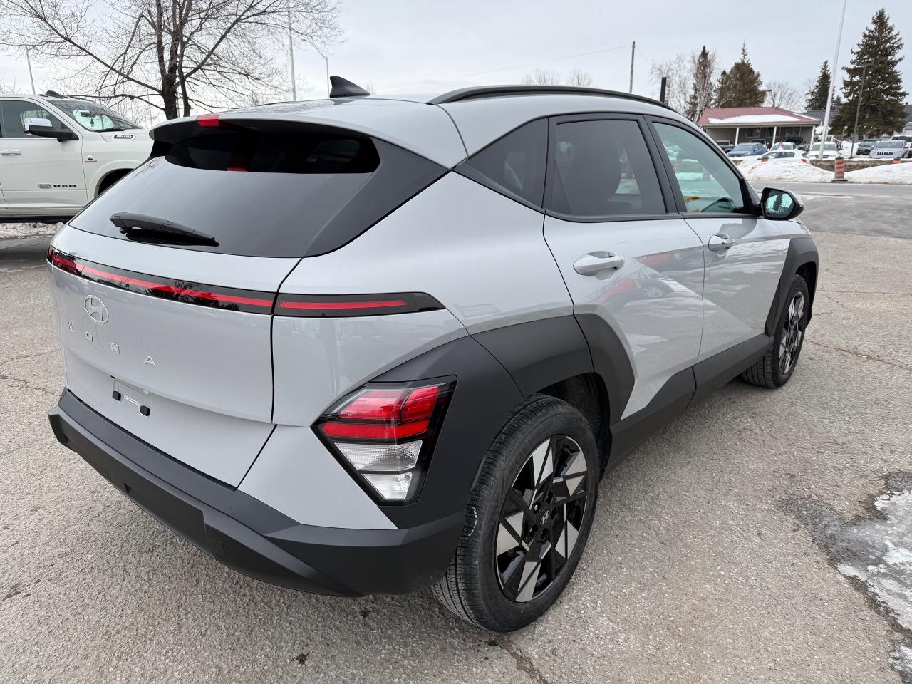 2024 Hyundai KONA 2.0L Preferred AutoStart! Heated Steering and Seats! Photo4