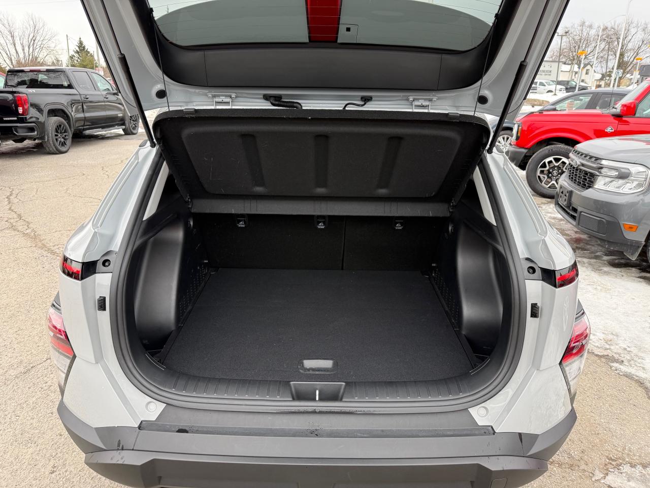 2024 Hyundai KONA 2.0L Preferred AutoStart! Heated Steering and Seats! Photo