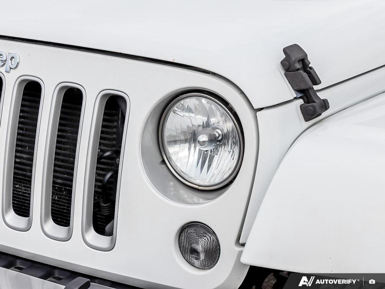 2017 Jeep Wrangler Unlimited Sahara CONVERTIBLE HARD TOP | KEYLESS ENTRY | POWER WINDO Photo