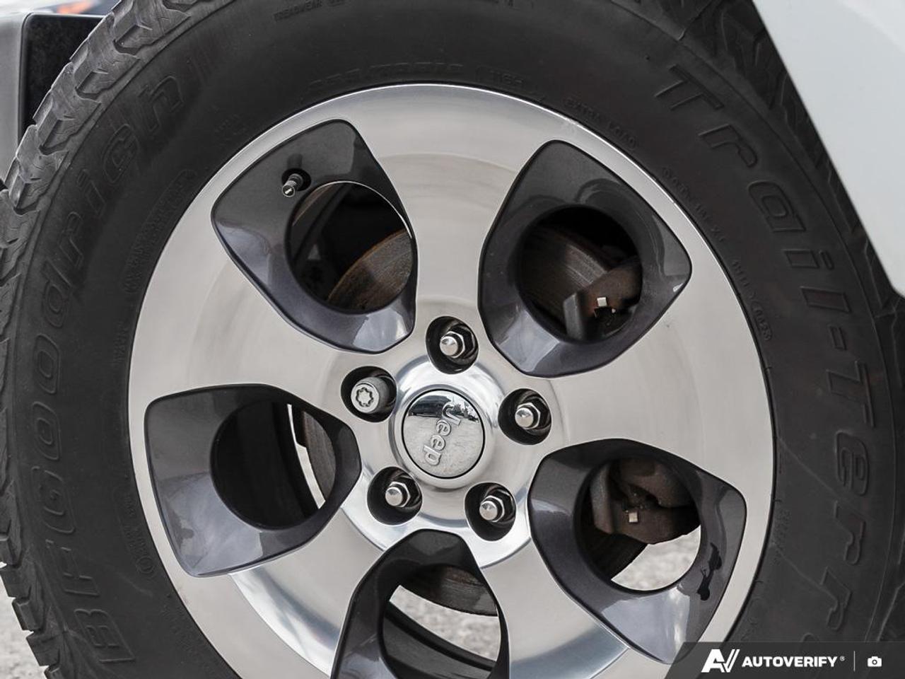 2017 Jeep Wrangler Unlimited Sahara CONVERTIBLE HARD TOP | KEYLESS ENTRY | POWER WINDO Photo