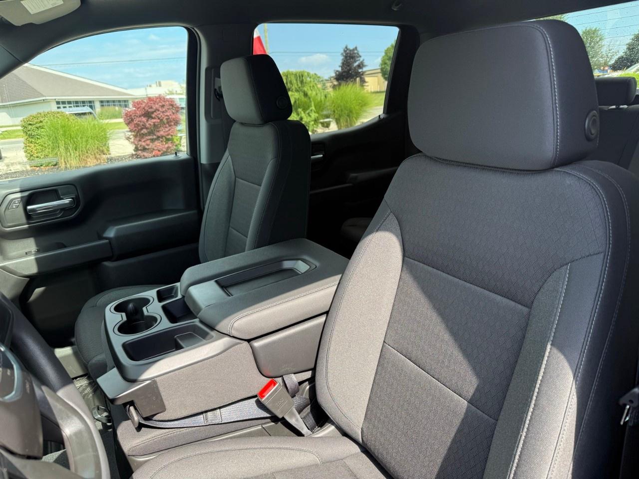 2026 GMC Sierra 1500 Crew Cab Short Box 4-Wheel Drive Pro Photo