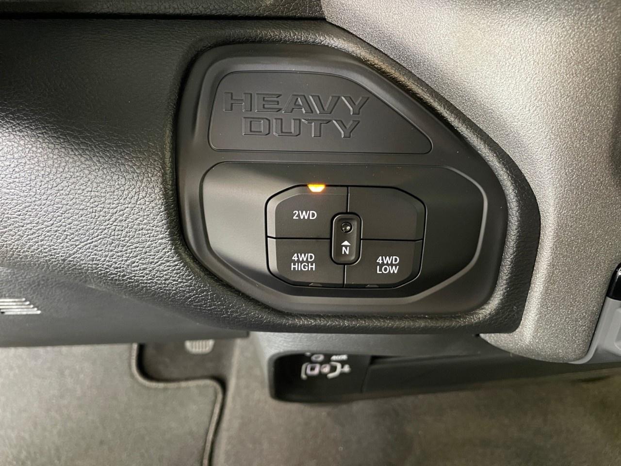 13613708