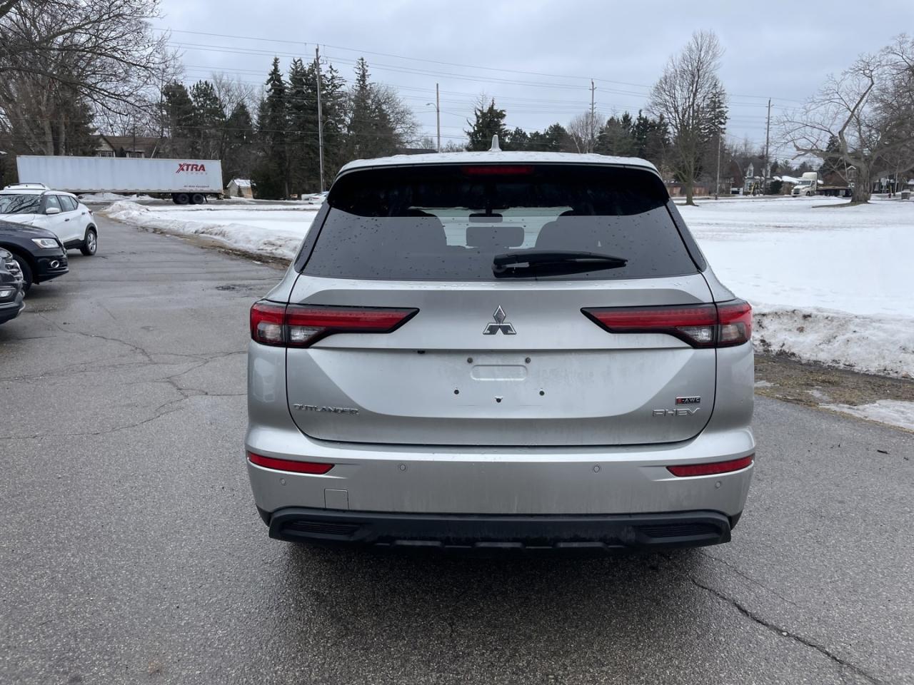 2023 Mitsubishi Outlander Phev ES *7 seater Photo4
