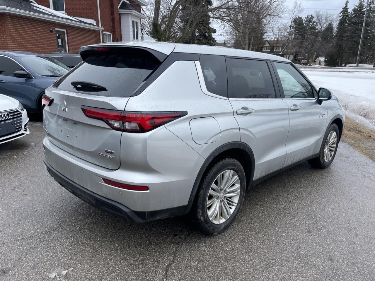 2023 Mitsubishi Outlander Phev ES *7 seater Photo