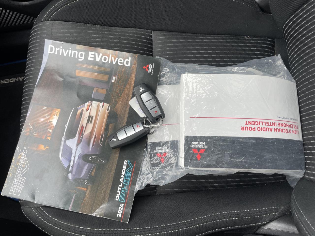 2023 Mitsubishi Outlander Phev ES *7 seater Photo