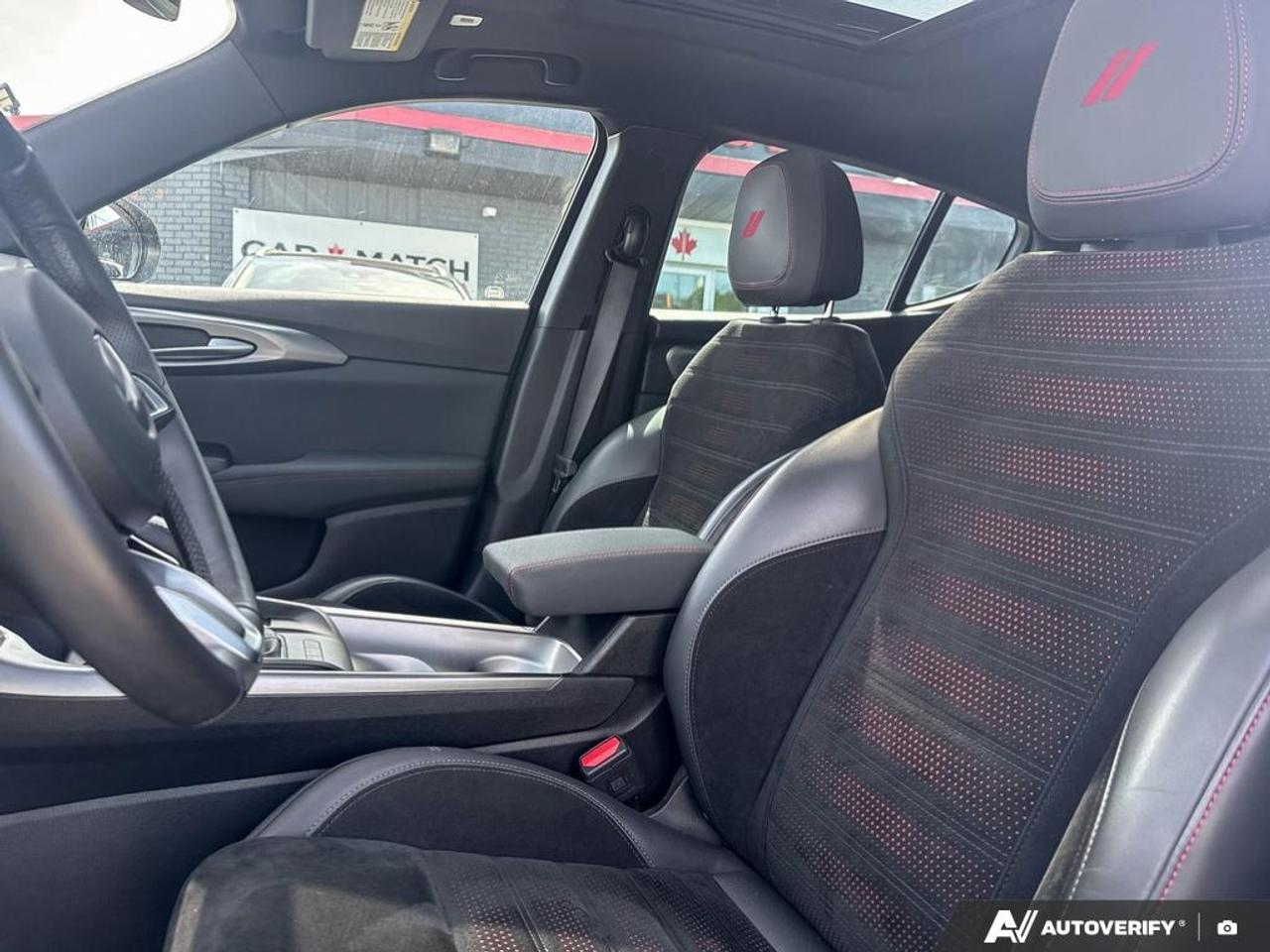 2024 Dodge Hornet R/T+/ NO ACCIDENTS / NAV / LEATHER / ROOF / HYBRID Photo