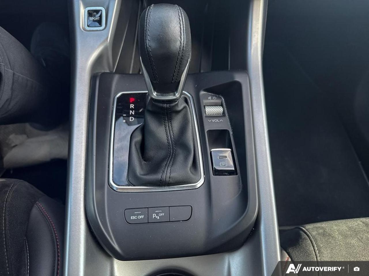 2024 Dodge Hornet R/T+/ NO ACCIDENTS / NAV / LEATHER / ROOF / HYBRID Photo