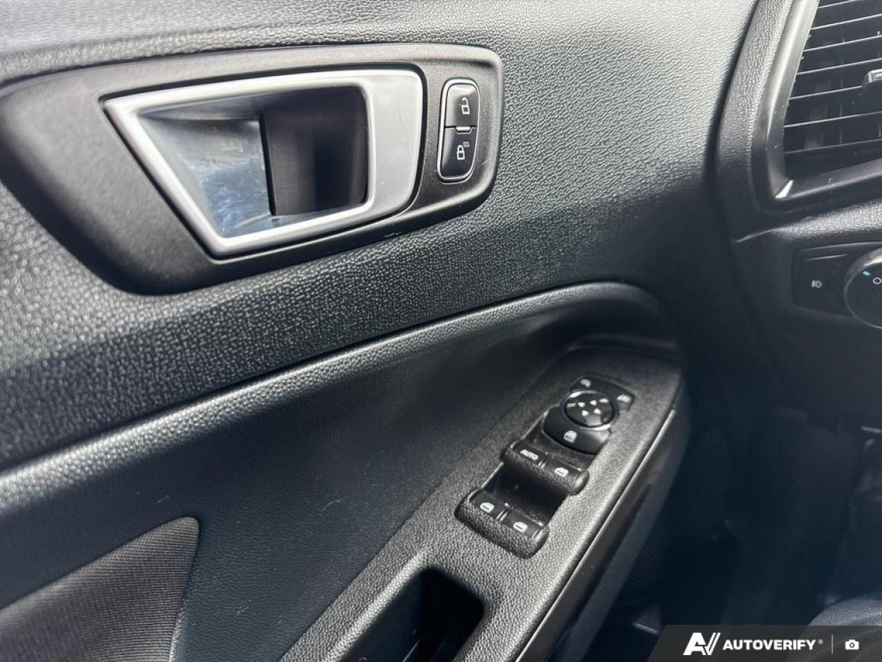 2018 Ford EcoSport SE / NO ACCIDENTS / ROOF / HTD SEATS / BLUETOOTH Photo