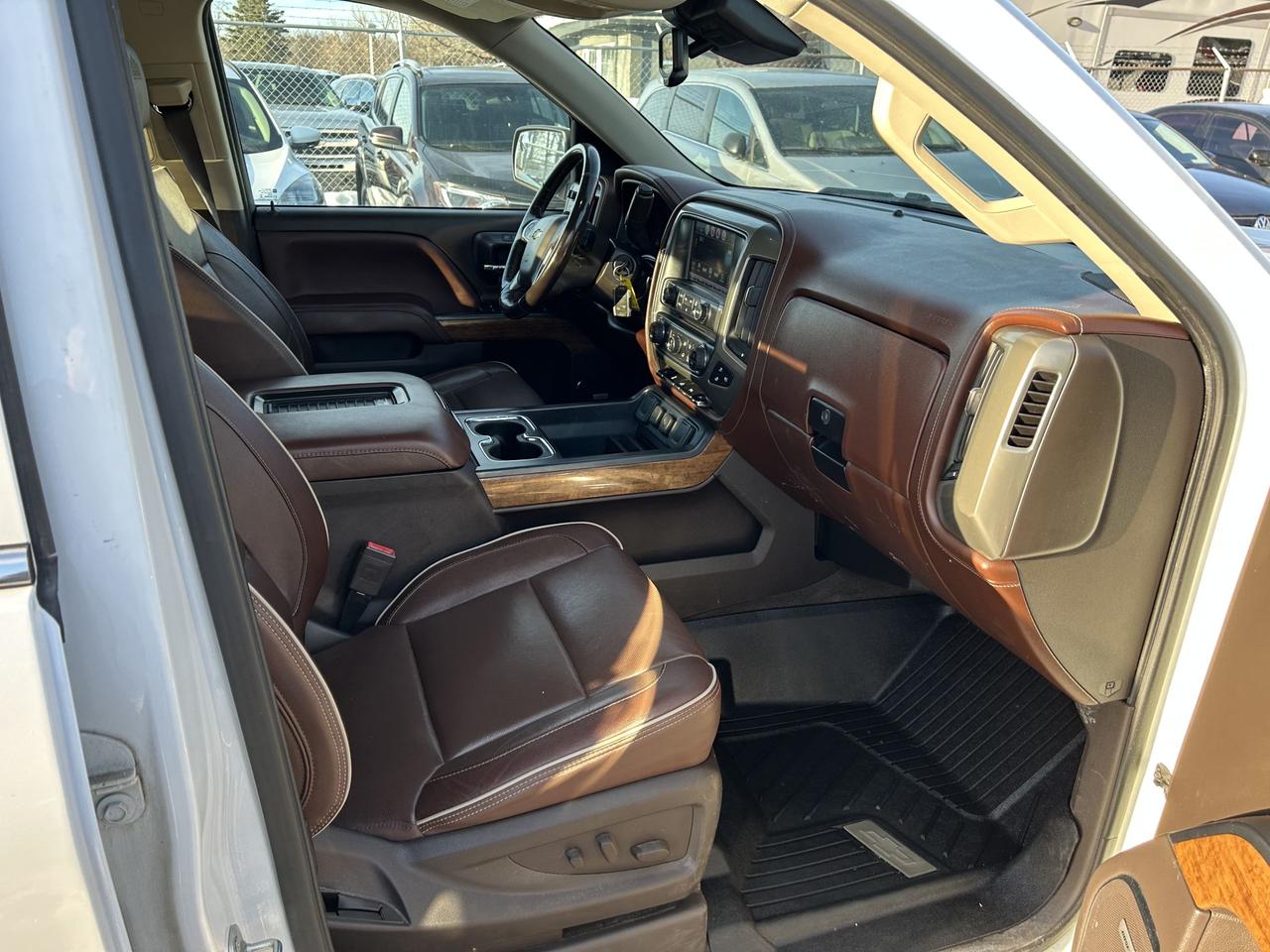 2018 Chevrolet Silverado 1500 High Country Photo