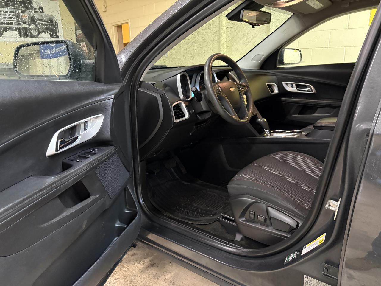 2017 Chevrolet Equinox LS Photo