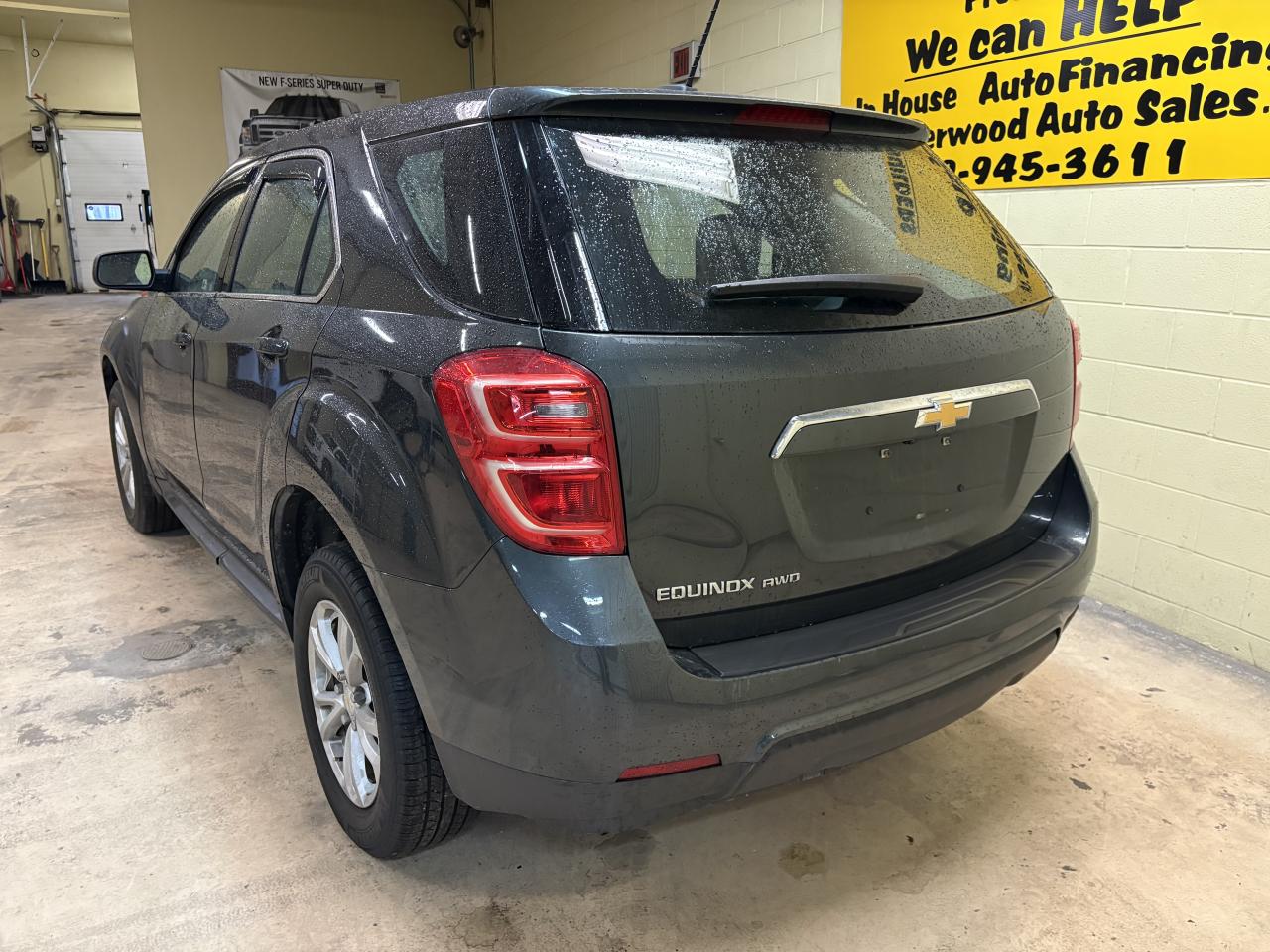 2017 Chevrolet Equinox LS Photo