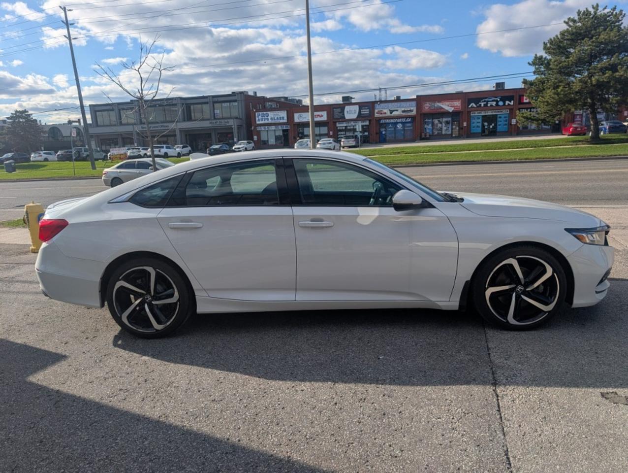 2020 Honda Accord SPORT/ ONE OWNER/ SUNROOF/ REAR CAM - Photo #4