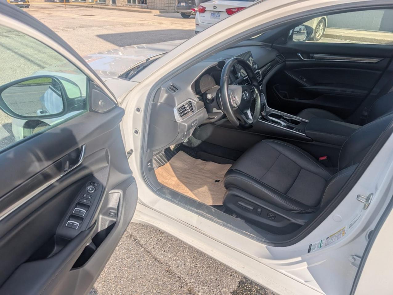 2020 Honda Accord SPORT/ ONE OWNER/ SUNROOF/ REAR CAM - Photo #11