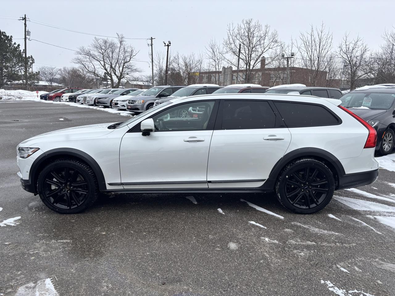 2017 Volvo V90 T6 ** AWD, LKA, BSM, ADAPT CRUISE ** Photo