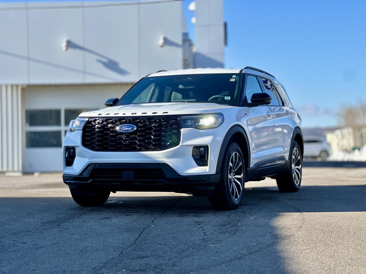 2026 Ford Explorer ST-Line 4WD Photo2