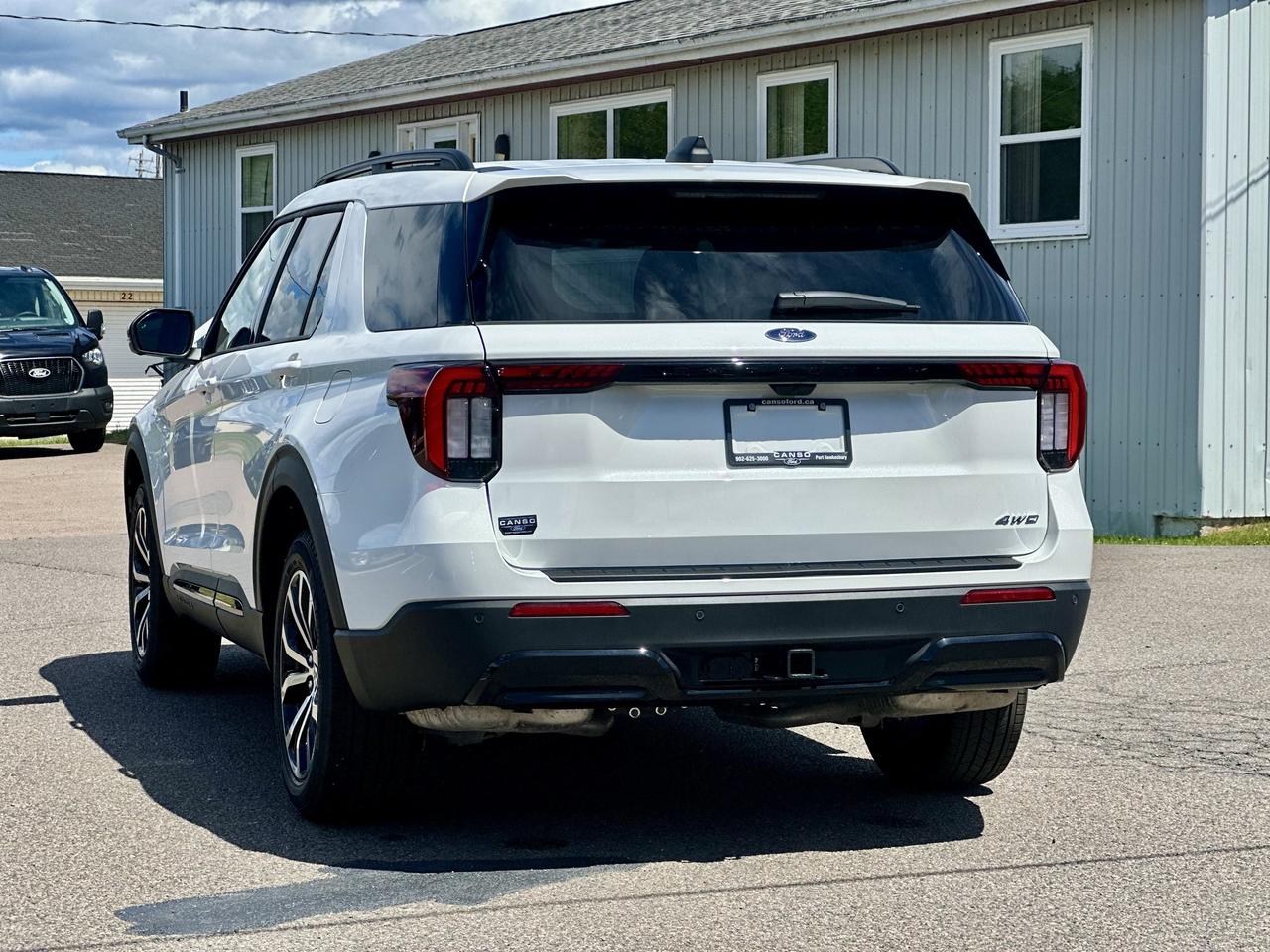 2026 Ford Explorer ST-Line 4WD Photo3