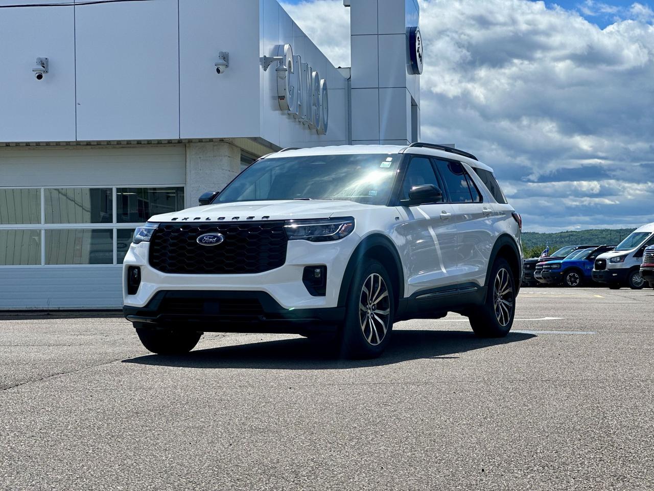 2026 Ford Explorer ST-Line 4WD Photo2
