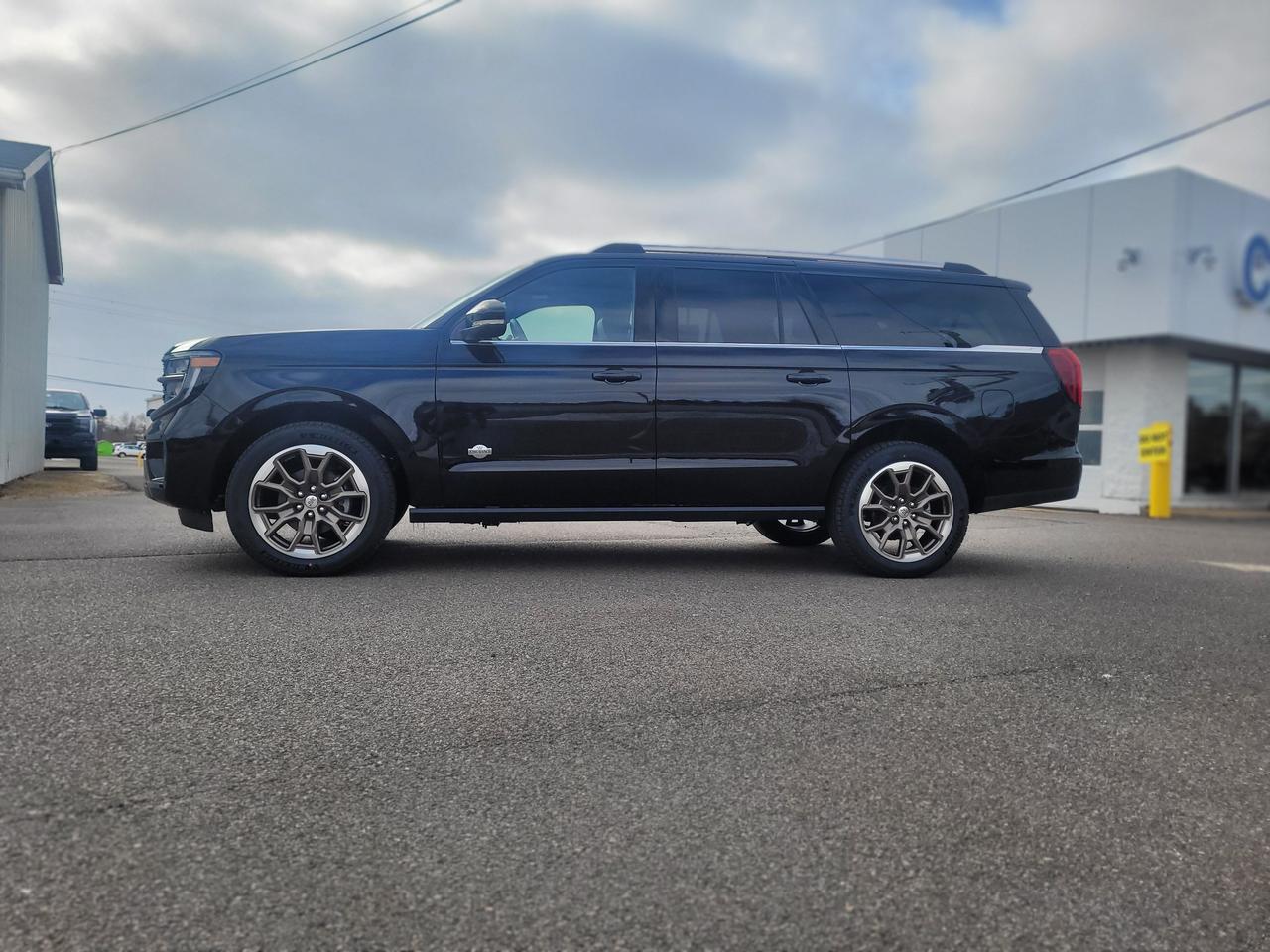 2026 Ford Expedition King Ranch Max 4x4 Photo2