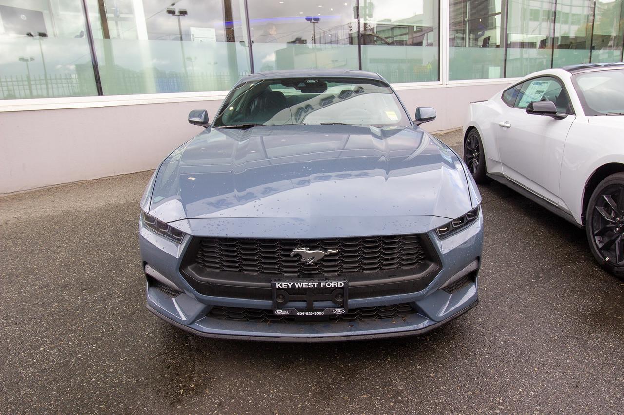 2026 Ford Mustang EcoBoost Fastback Photo2