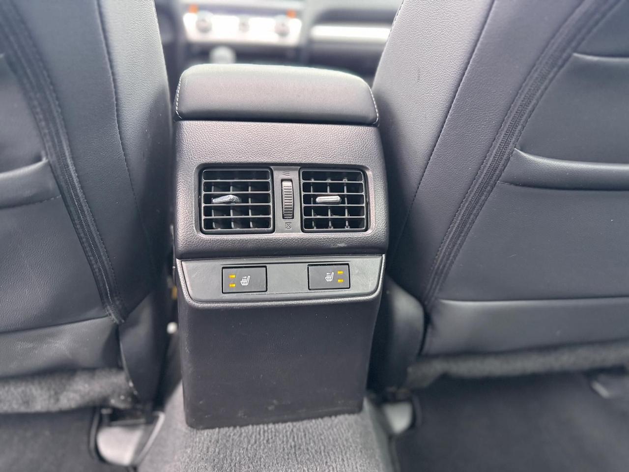 2016 Subaru Legacy AWD NAVI SAFETY BLINDSPOT SUNROOF NEW BREAKES B-T Photo