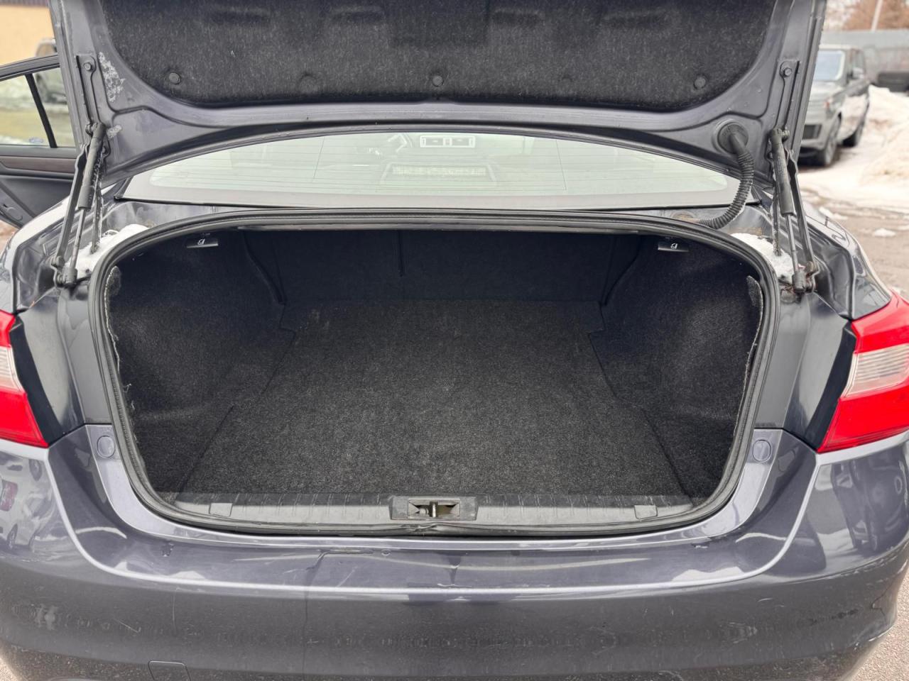 2016 Subaru Legacy AWD NAVI SAFETY BLINDSPOT SUNROOF NEW BREAKES B-T Photo