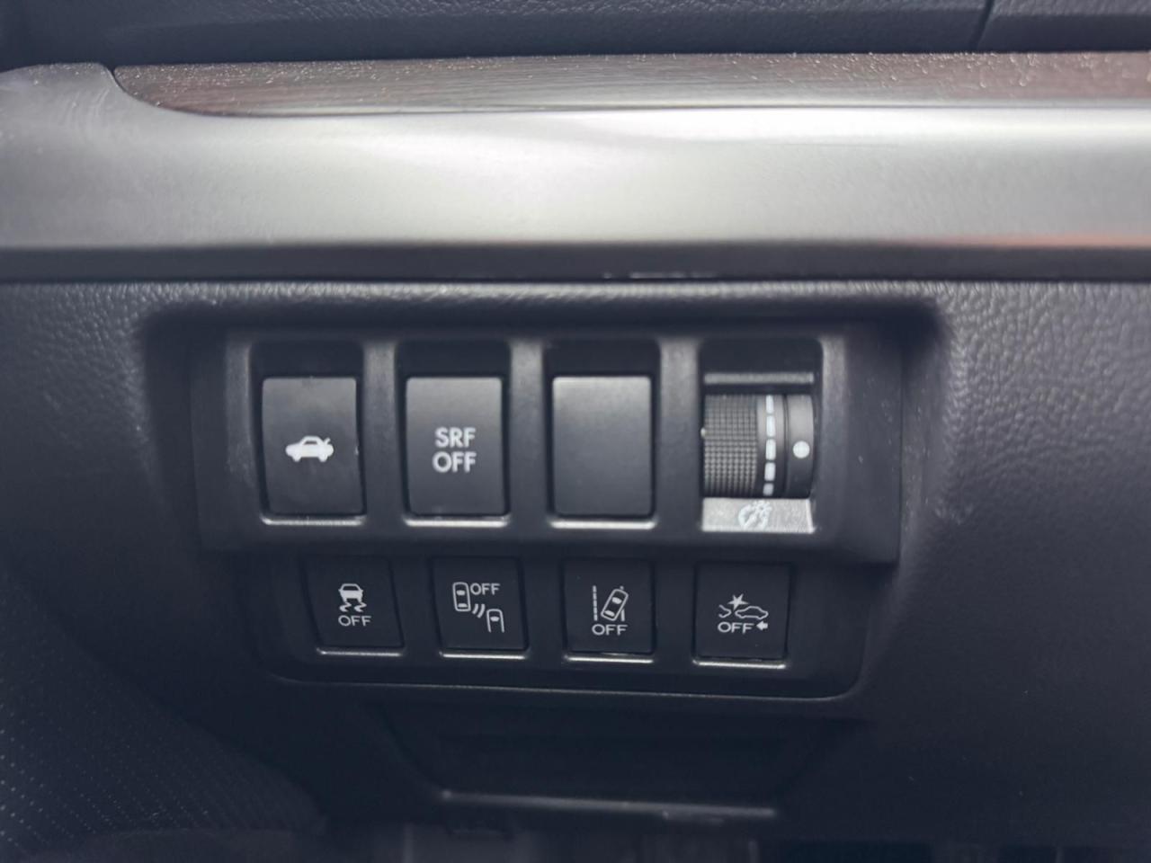 2016 Subaru Legacy AWD NAVI SAFETY BLINDSPOT SUNROOF NEW BREAKES B-T Photo