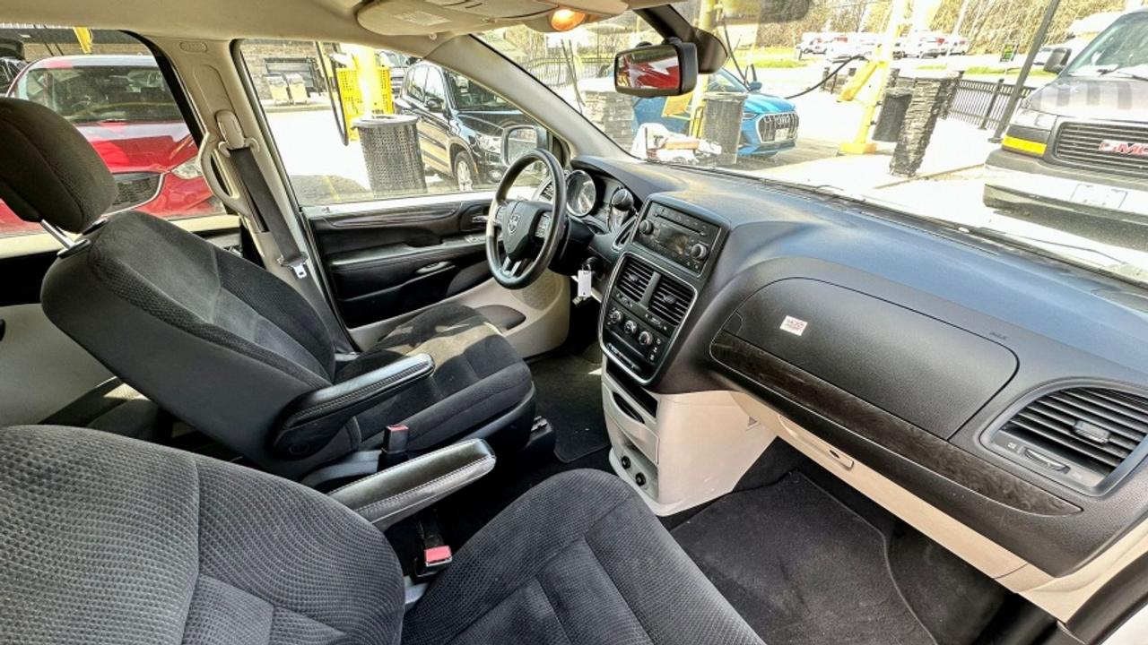 2020 Dodge Grand Caravan * NO ACCIDENTS * MUST SEE " Photo