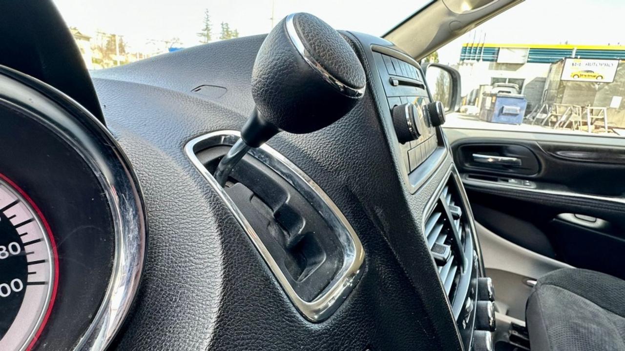2020 Dodge Grand Caravan * NO ACCIDENTS * MUST SEE " Photo