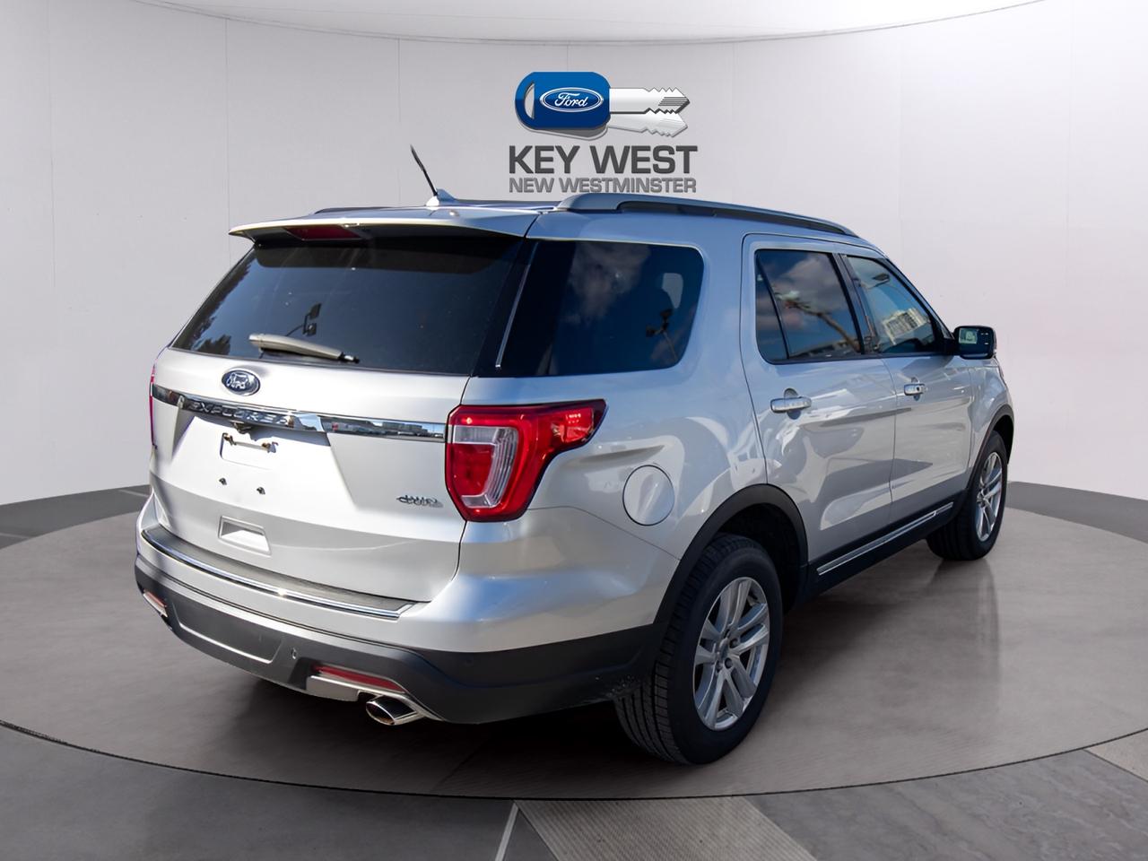 2018 Ford Explorer XLT 4WD Photo4