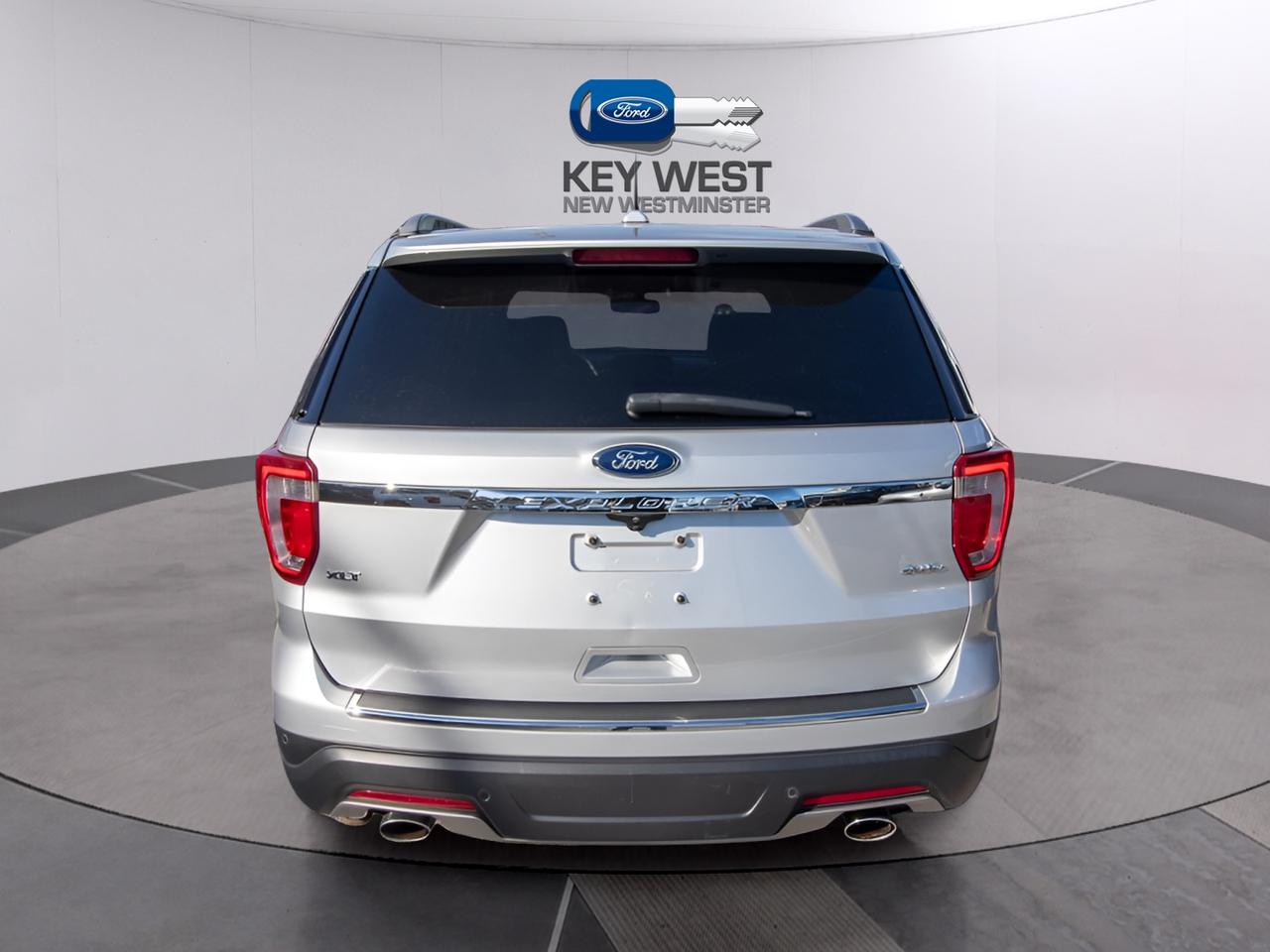 2018 Ford Explorer XLT 4WD Photo3