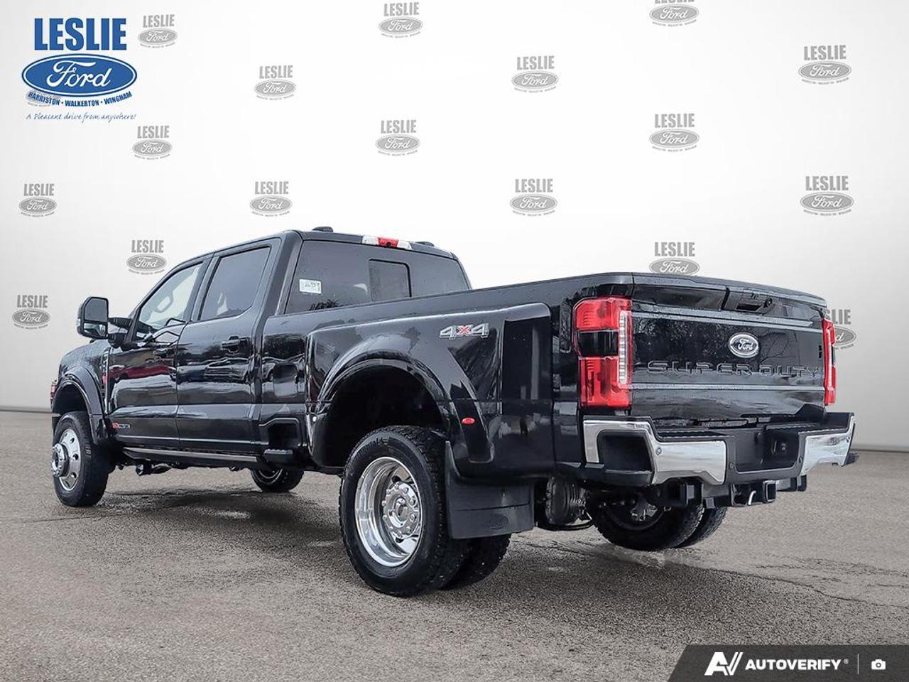 2026 Ford F-450 Lariat Crew Cab Dually 4x4 Photo3