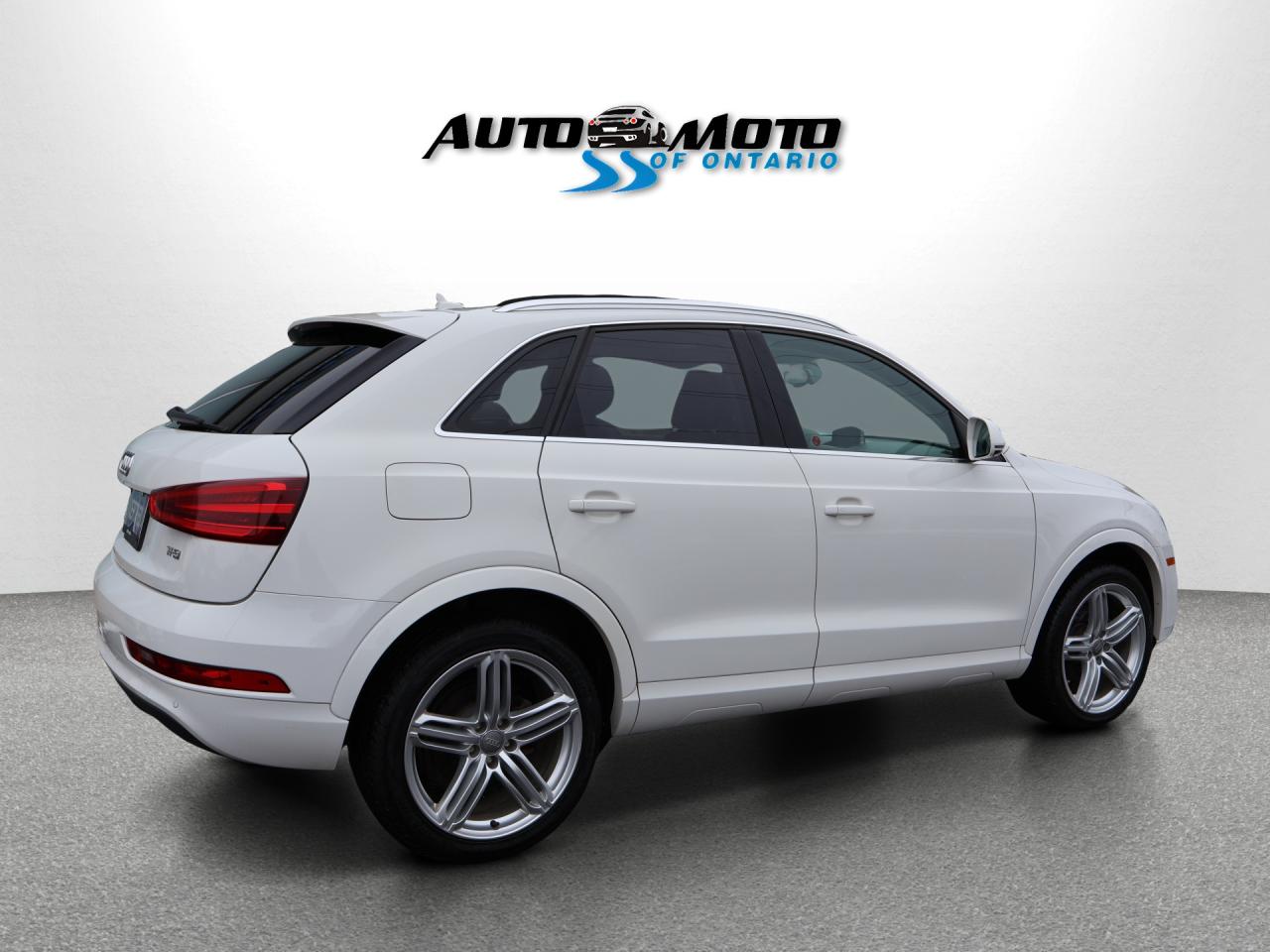 2015 Audi Q3 TECHNIK CERTIFIED *26 SERVICE RECORDS* CAMERA NAV BLUETOOTH LEATHER HEATED SEATS PANO ROOF CRUISE ALLOYS Photo