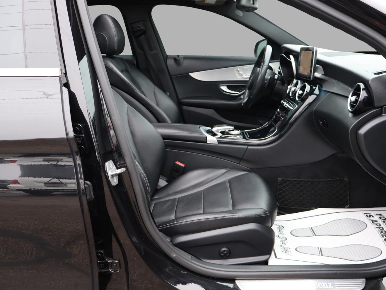 2017 Mercedes-Benz C-Class C300 4MATIC Sedan CAMERA NAV BLUETOOTH LEATHER HEATED SEATS SUNROOF CRUISE ALLOYS Photo