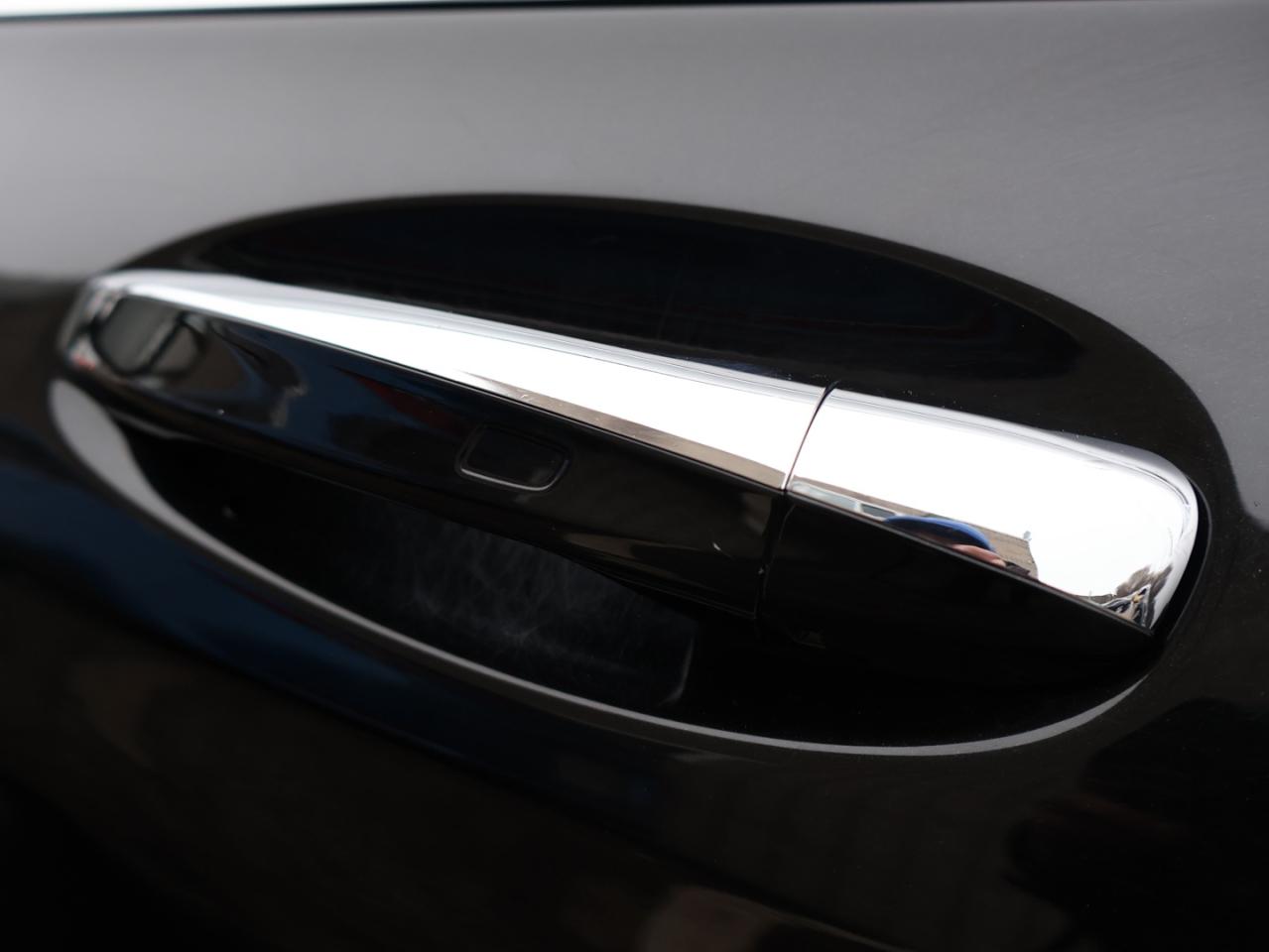 2017 Mercedes-Benz C-Class C300 4MATIC Sedan CAMERA NAV BLUETOOTH LEATHER HEATED SEATS SUNROOF CRUISE ALLOYS Photo