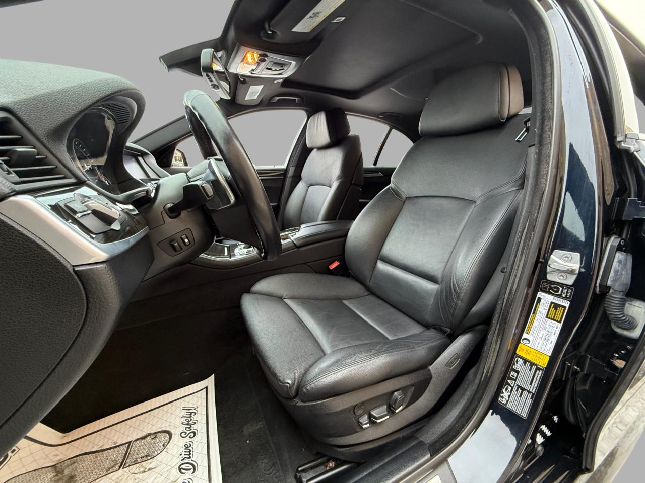 2012 BMW 5 Series 4dr Sdn 535i xDrive AWD Photo