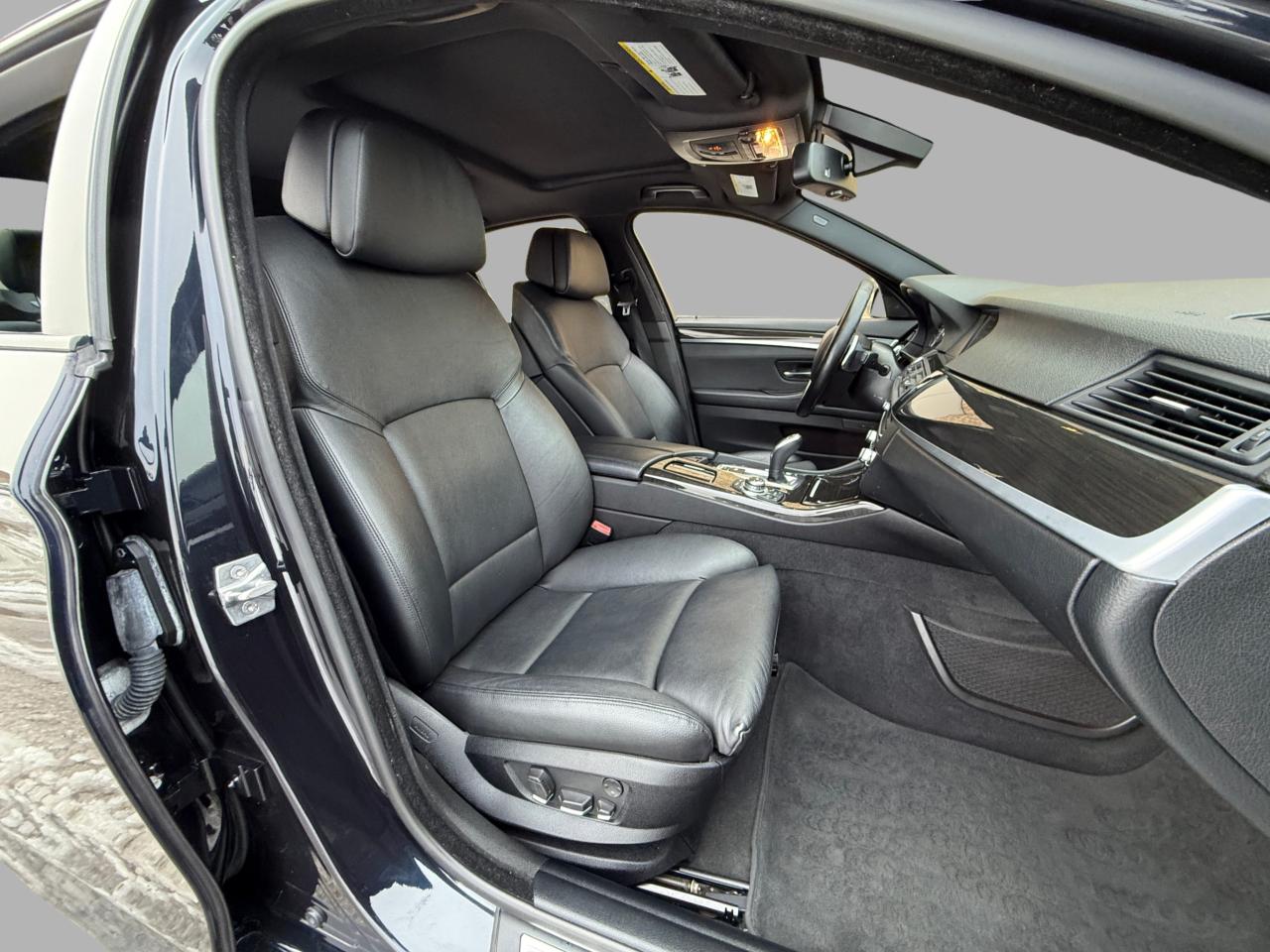 2012 BMW 5 Series 4dr Sdn 535i xDrive AWD Photo