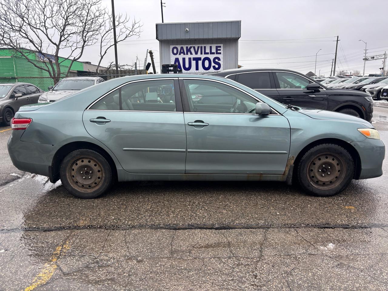 2010 Toyota Camry 4 Cyl. Leather Auto LE Photo